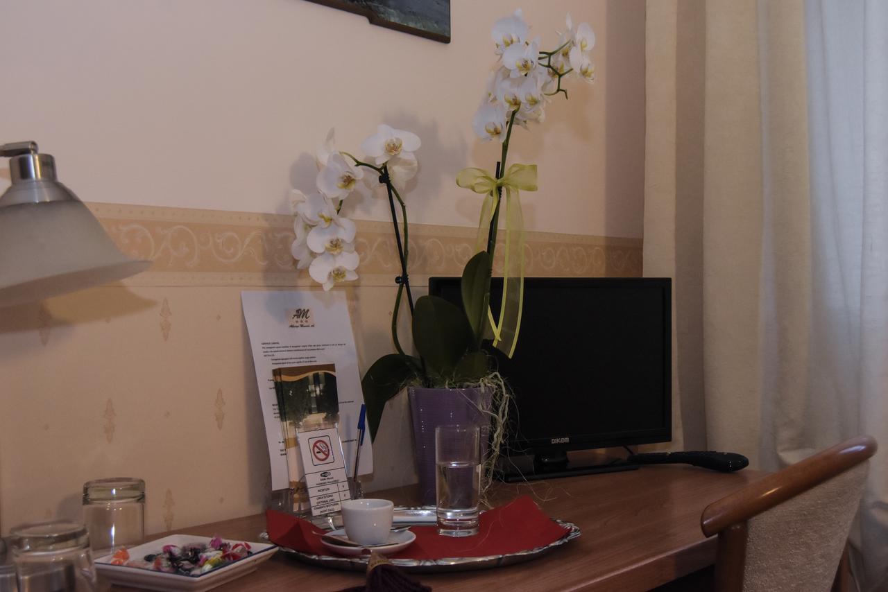 Albergo Munsci' Rovello Porro Экстерьер фото